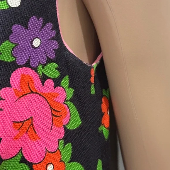 Gorgeous Vintage 1960's Colorful Floral Pique dress! 😍 - Picture 6 of 12